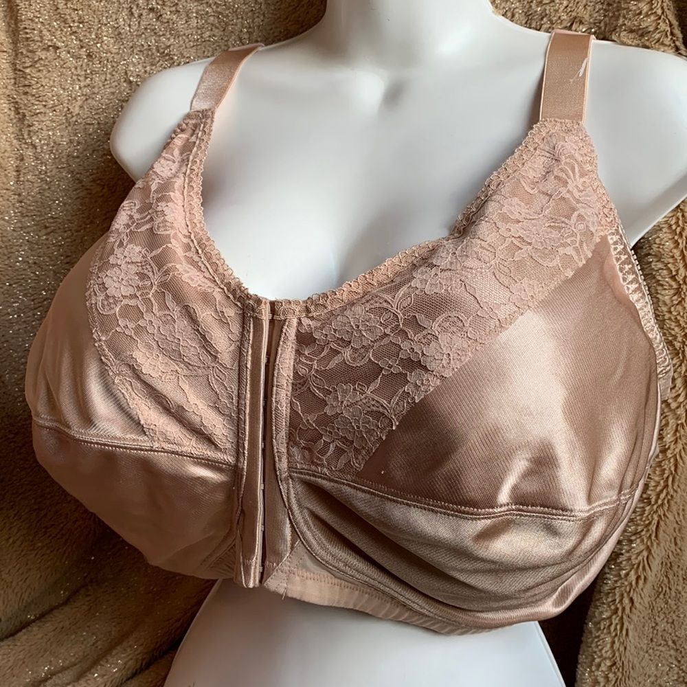 Amoena Nancy SB Lace Trim Wireless Unlined Front Close Bra 52D Beige
